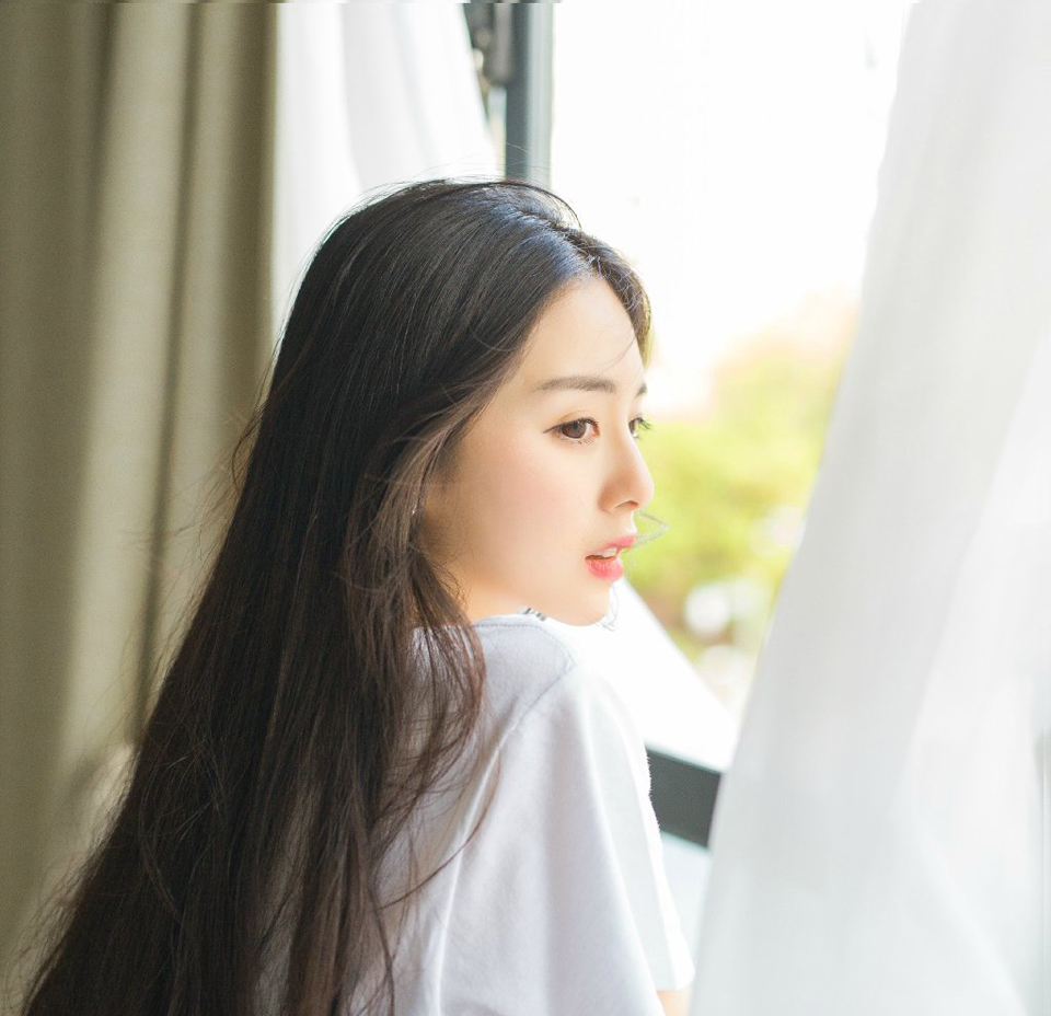 “哦？”看着一副我知道内情表情的管家，孟达眉头微微皱起：“这件事我无法做主，当由主公决断，不过主公如今不在城中，你随我来。”